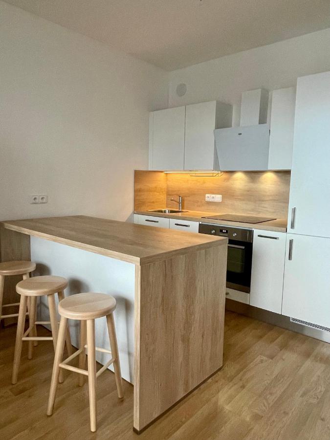 A Nice Place To Stay Apartments Praha Bagian luar foto