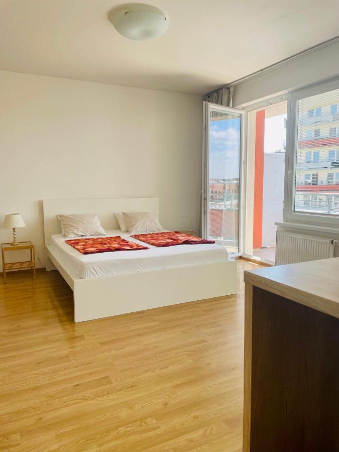 A Nice Place To Stay Apartments Praha Bagian luar foto